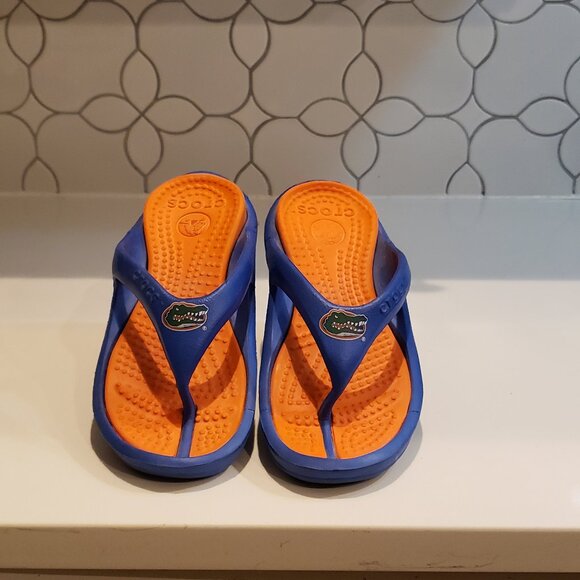 CROCS FLORIDA GATOR BLUE & ORANGE UNISEX THONG SANDAL - Picture 2 of 11
